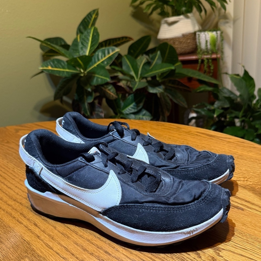 Nike Waffle Debut Black White Sneakers Size 10